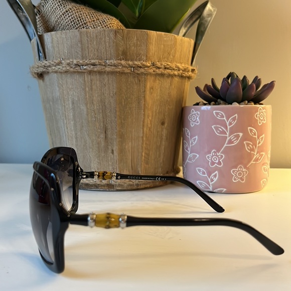 Gucci Black sunglasses - Picture 3 of 12